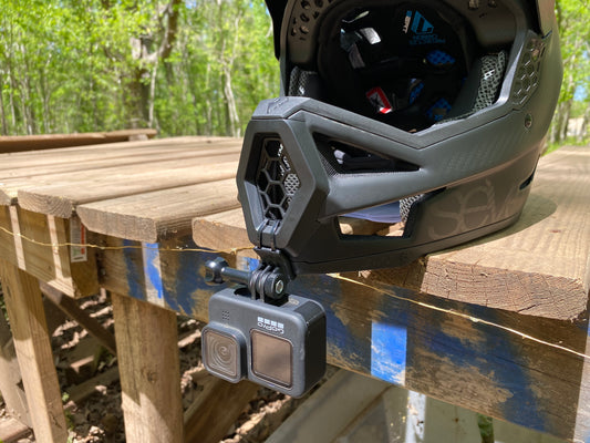 isometric-close up gopro chin mount for 100% aircraft 2 full face helmetisometric gopro chin mount for 7iDP project 23 carbon and fiberglass full face mountain biking helmet
