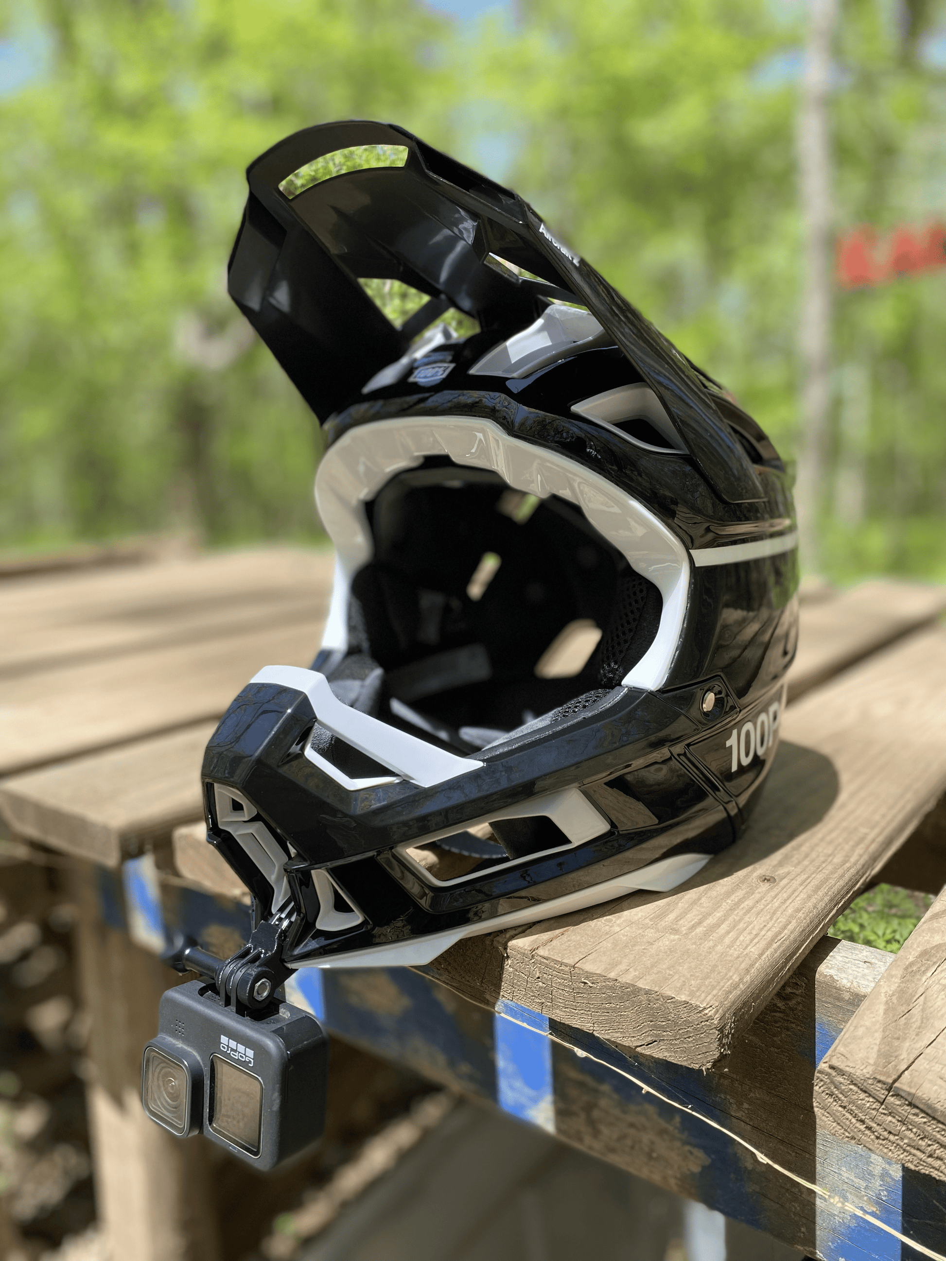 Gopro chin on sale mount mtb